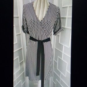 Sz 6 Ann Taylor Black & White Wrap Midi Dress